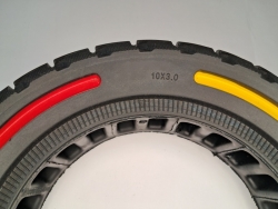 Шина покрышка 10 х 3 цельнолитая бескамерная с перфорацицей для самоката Белая Церковь